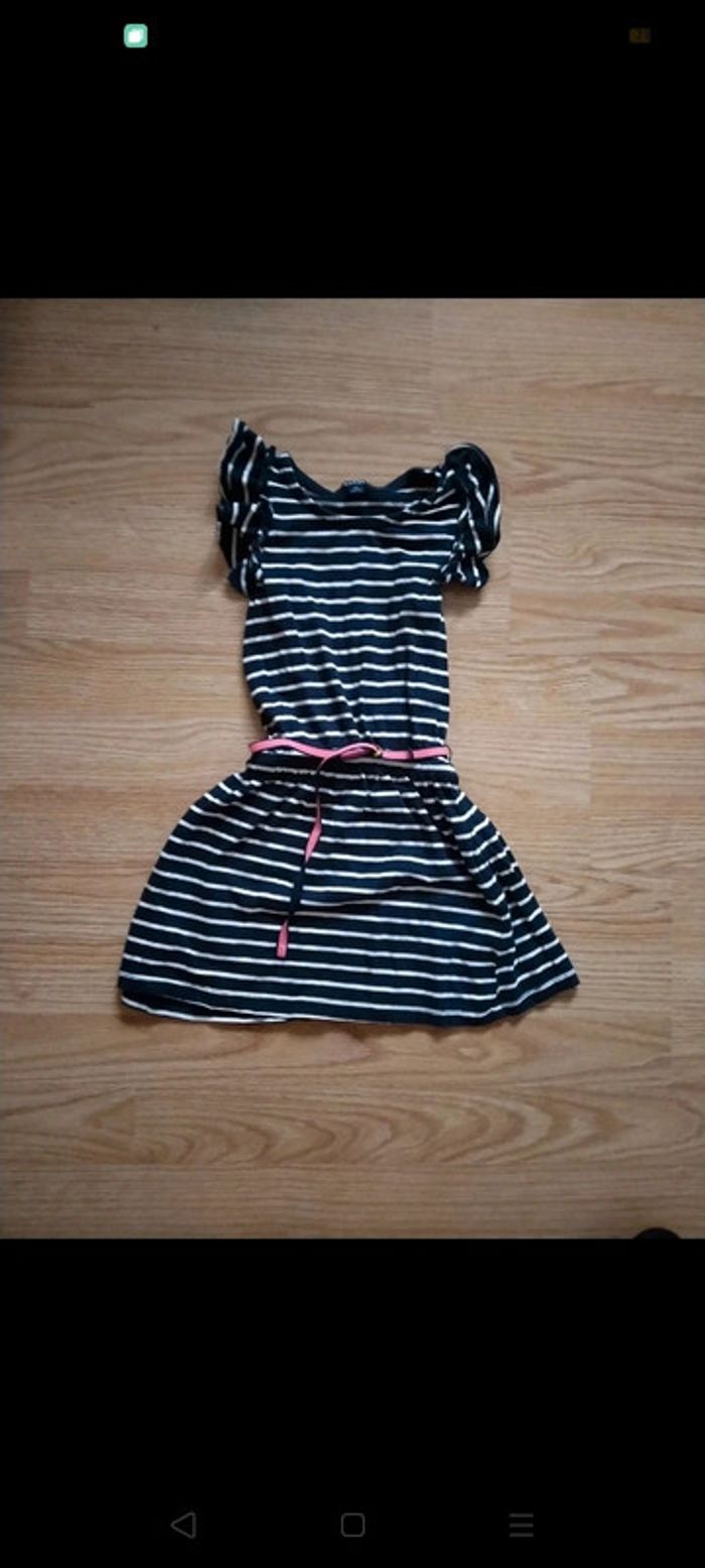 Lot vêtements fille. Taille 4 ans - photo numéro 5