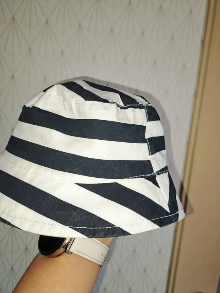 Bonnet bébé garçon 43cm comme neuf bleu blanc kiabi - photo numéro 2