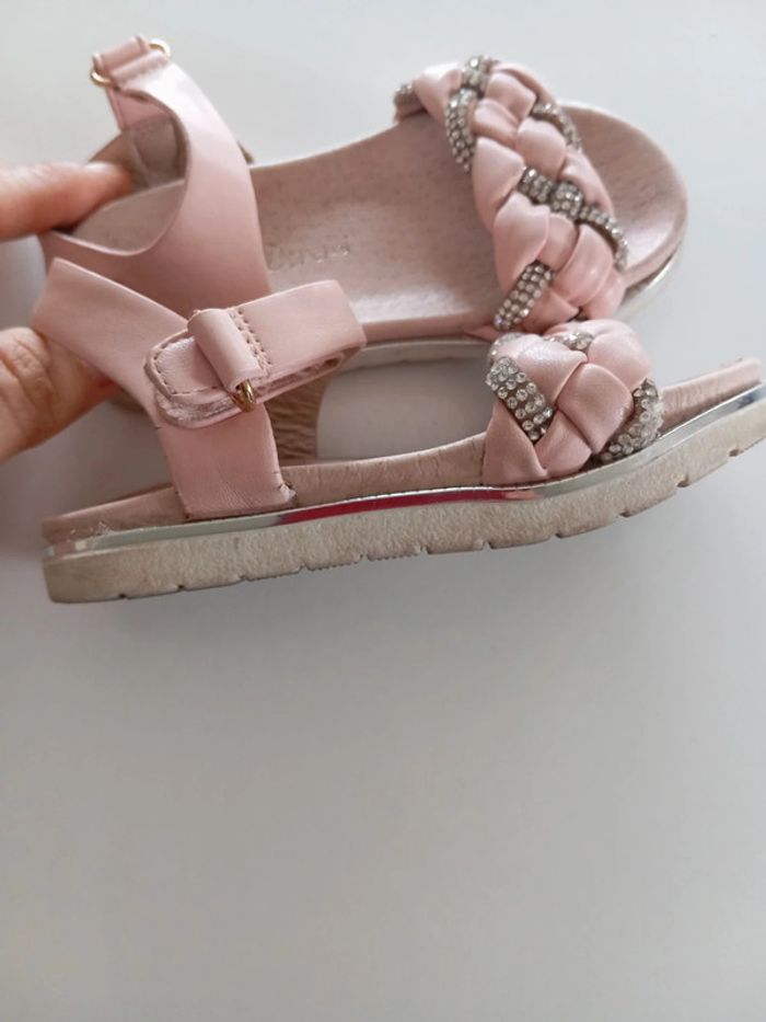 Claquettes pointure 22 - photo numéro 3