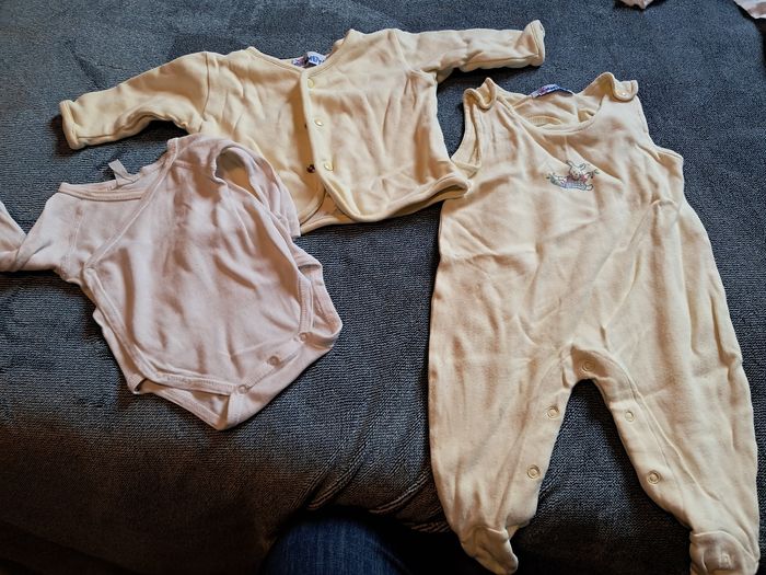 Ensemble pyjama, veste et body 3 mois