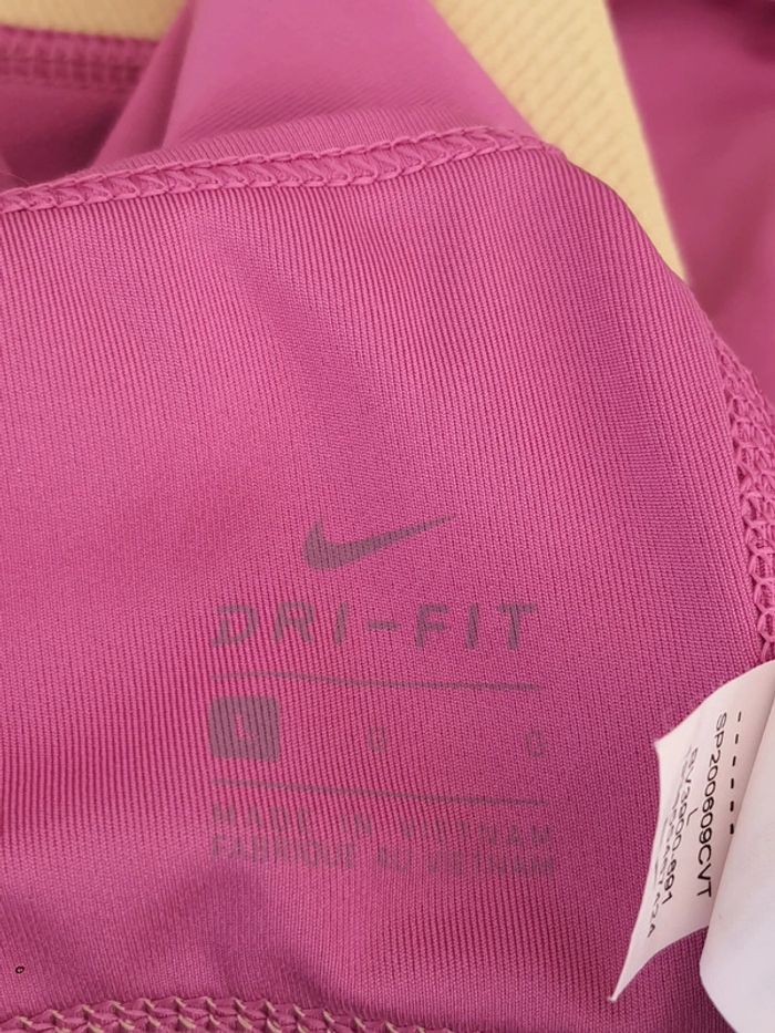 Jolie Brassière de sport Nike taille L - photo numéro 16
