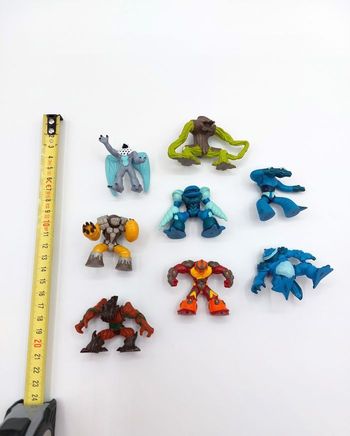 Lot de 8 petites figurines Gormiti Giochi Preziosi 2007 et sans date collection Gormitis
