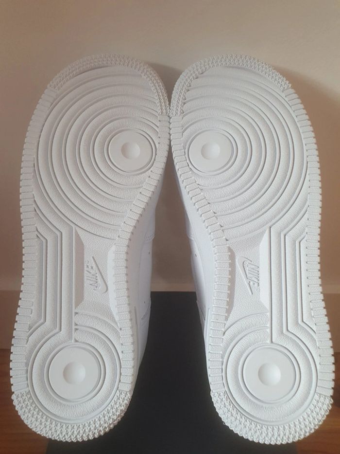 Nike Air Force 1 "full white"(37.5) - photo numéro 10