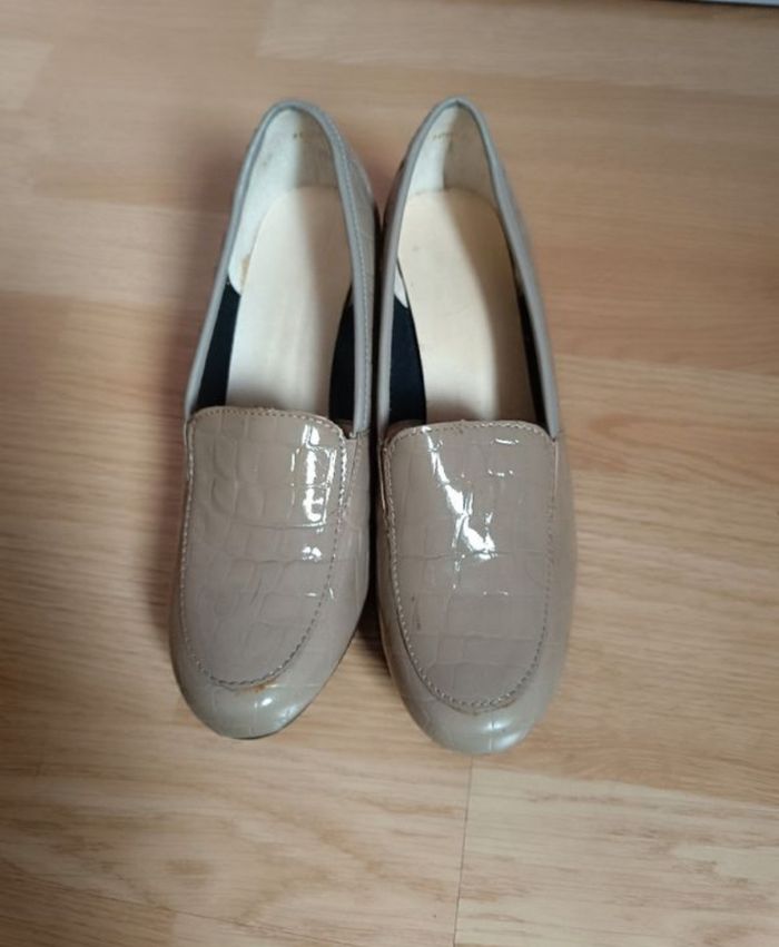 Ballerines beige cuir vernis Bocage p.37