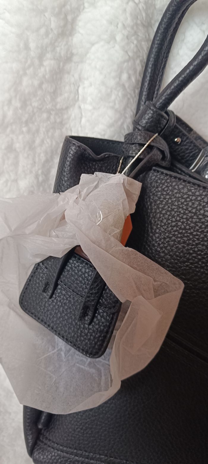 Sac bandoulière noir avec sa trousse laphrodite - photo numéro 3