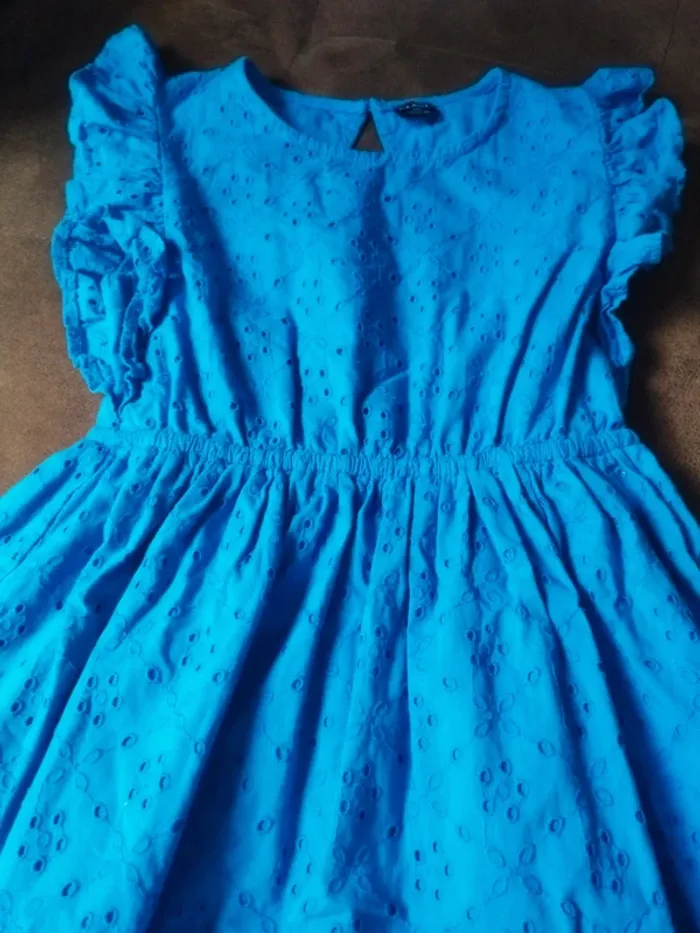 Jolie robe broderie anglaise bleu 6 ans - photo numéro 2