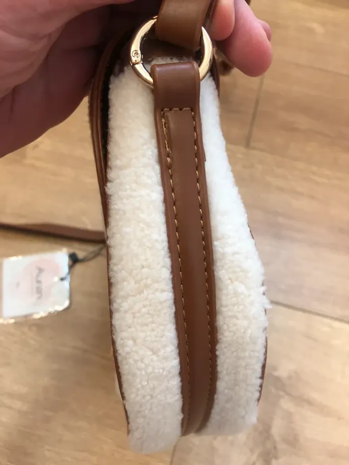 Sac bandoulière moumoute beige et camel - photo numéro 2