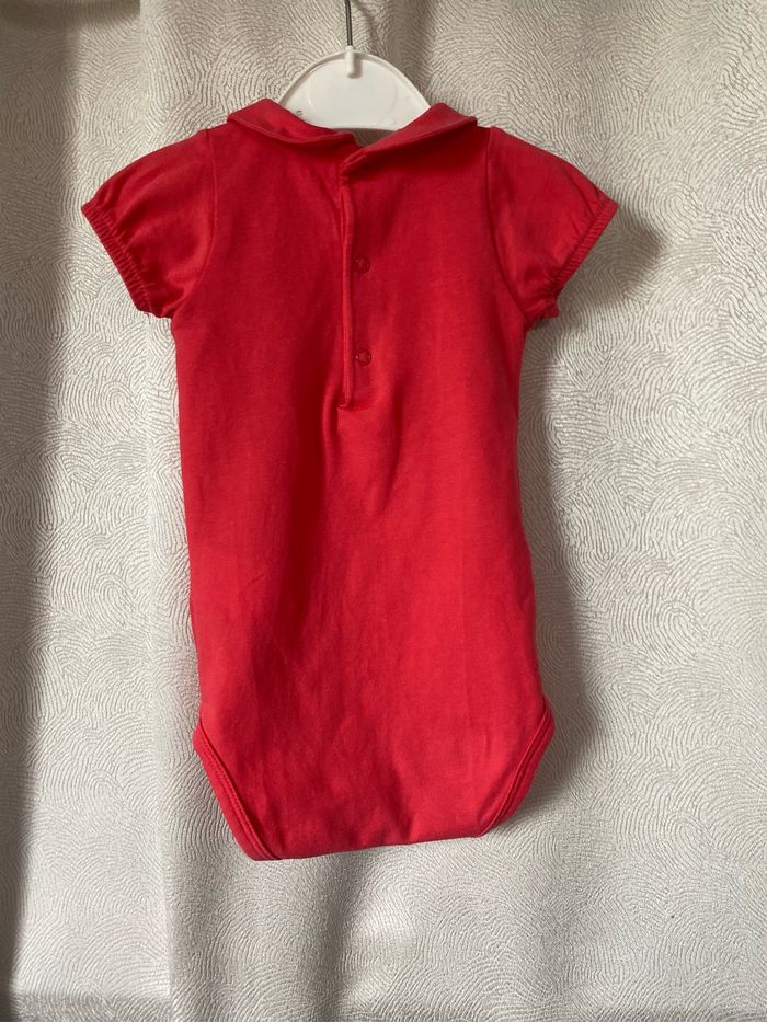 Très joli body col Claudine cerises brodées 6 mois Obaibi - photo numéro 3