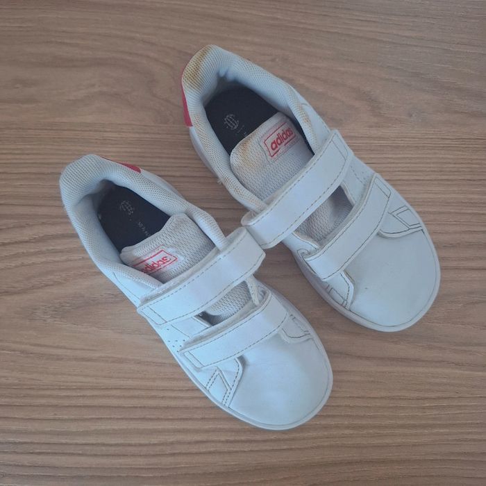 Baskets Adidas à scratch – Confort & style au rendez-vous