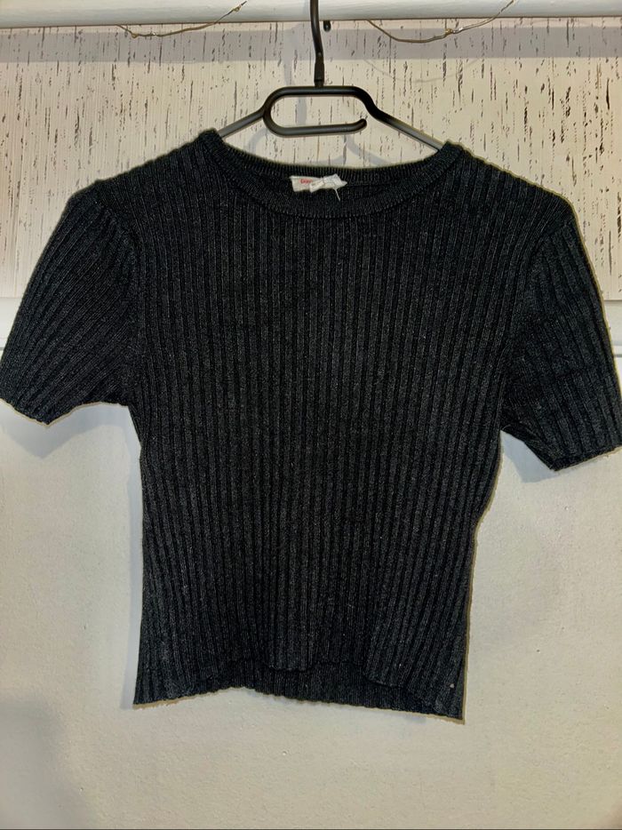 T-shirt noir en maille