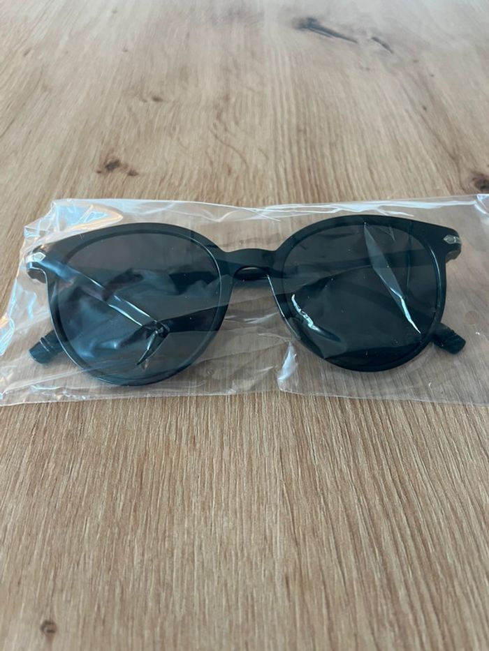 Lunettes de soleil femmes rondes noires - photo numéro 8