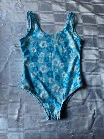Maillot de bain fleuri 6 ans