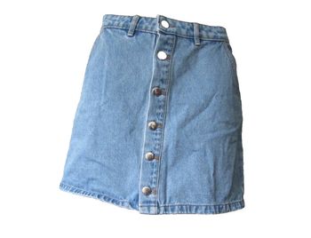mini jupe en jeans marque pimkie taille indiquée 36 peut aller a un petit 38