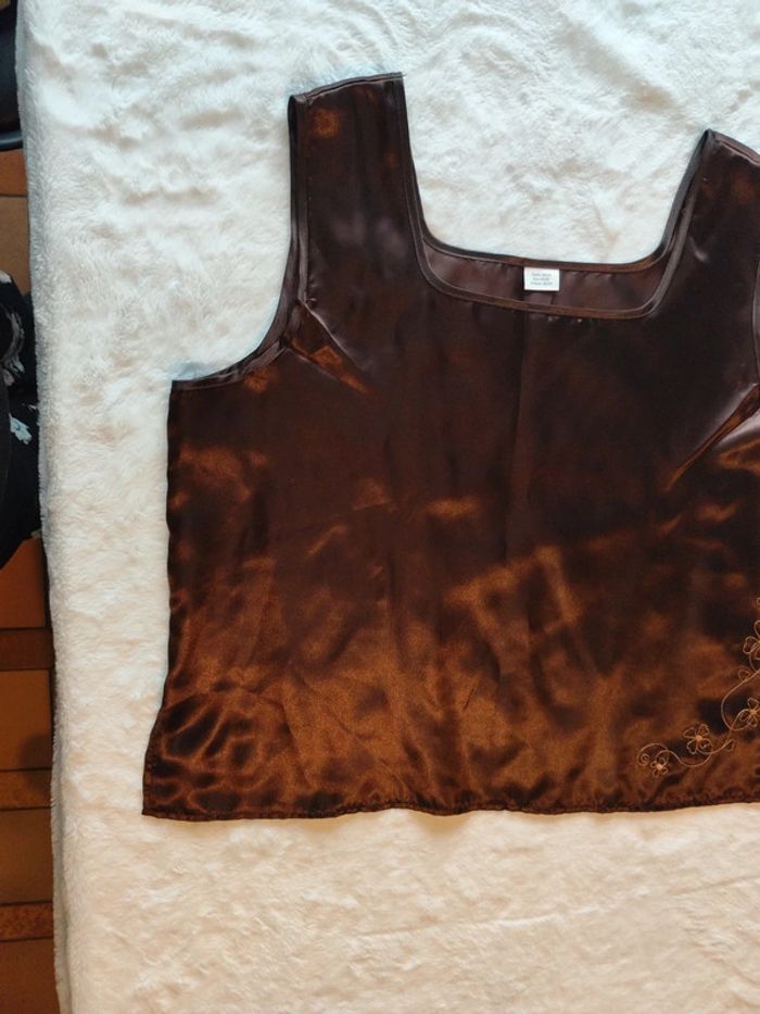 Débardeur femme en soi couleur marron avec motif fleur design taille 50/52
