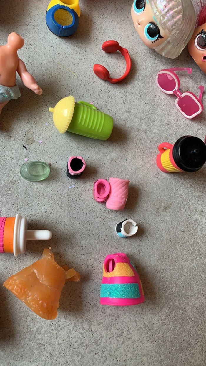 Gros lot de poupée LOL accessoires lunettes ailes tête télévision - photo numéro 5