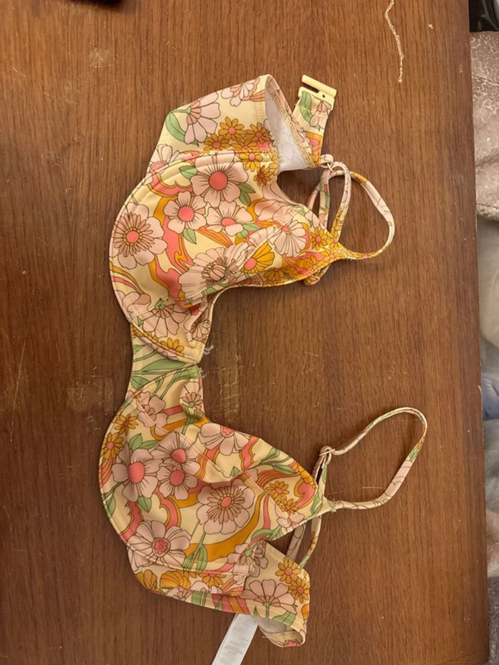 Haut de maillot de bain fleurs multicolores Monki - photo numéro 1