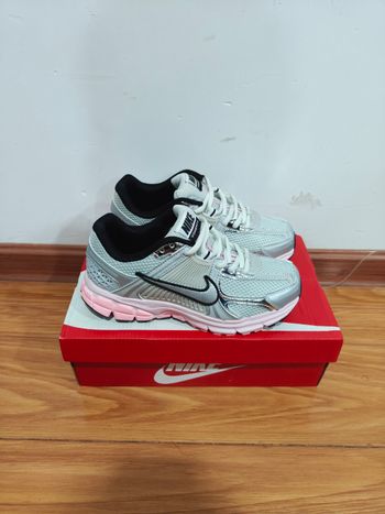 Nike Zoom Vomero 5 Photon Mousse Rose Poussière Taille 37.5