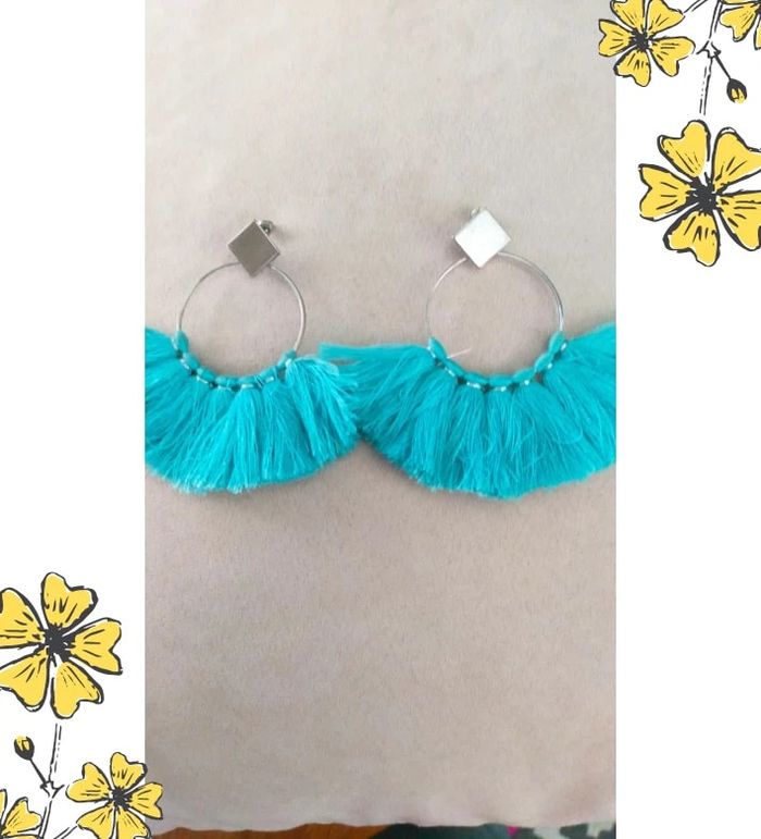 Boucles d’oreilles créoles turquoise à pompons - Collection Brume Bleue - photo numéro 7