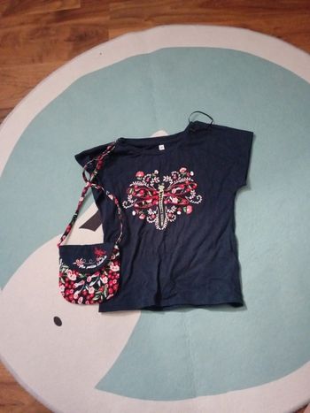 T-shirt+ sac assorti neuf 5 ans