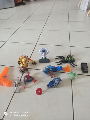 Lot de jouets garçon