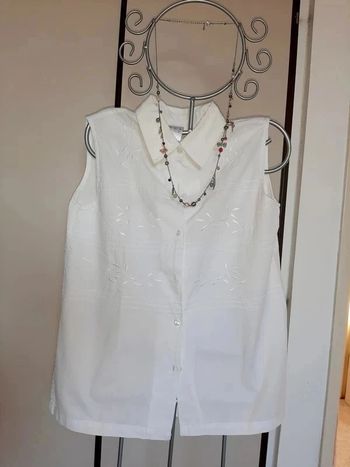 Magnifique chemise blanche sans manches