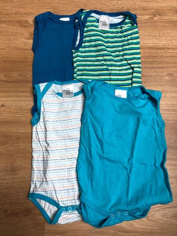 Lot de 4 bodies sans manches