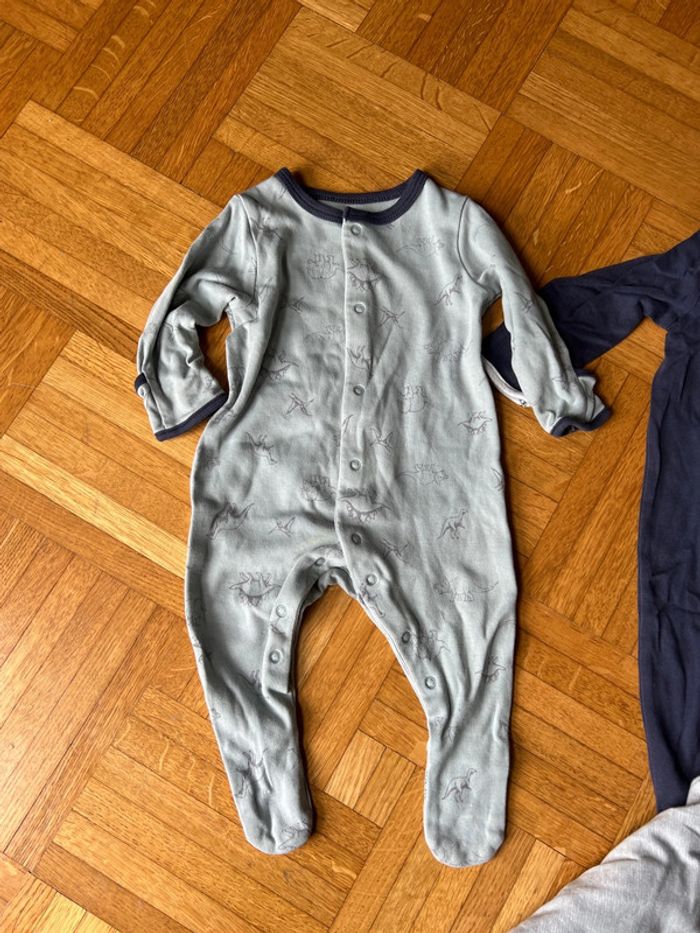 Lot 3 pyjamas fin 3mois dinosaure 🦖 - photo numéro 2