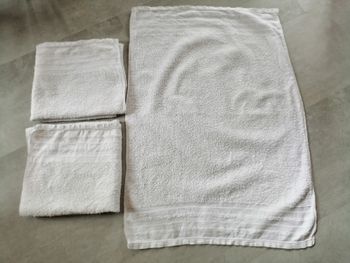 lot de 3 serviettes blanche 83 x 56 cm