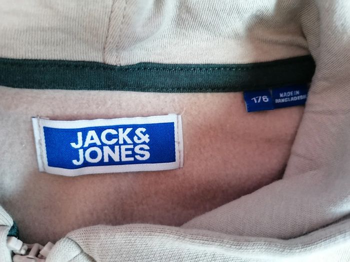 Sweat à capuche Jack&Jones 
Doublé polaire
Taille 16 ans
Neuf juste lavé - photo numéro 3
