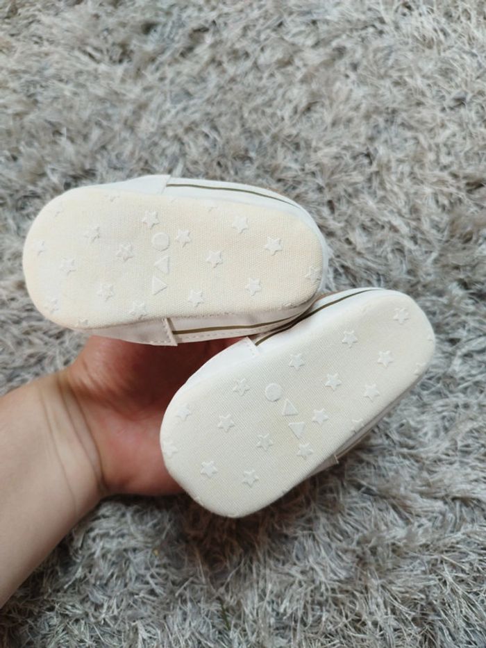 Jolie chaussures style basket Claudine doré 3 6 mois tape à l'oeil - photo numéro 5