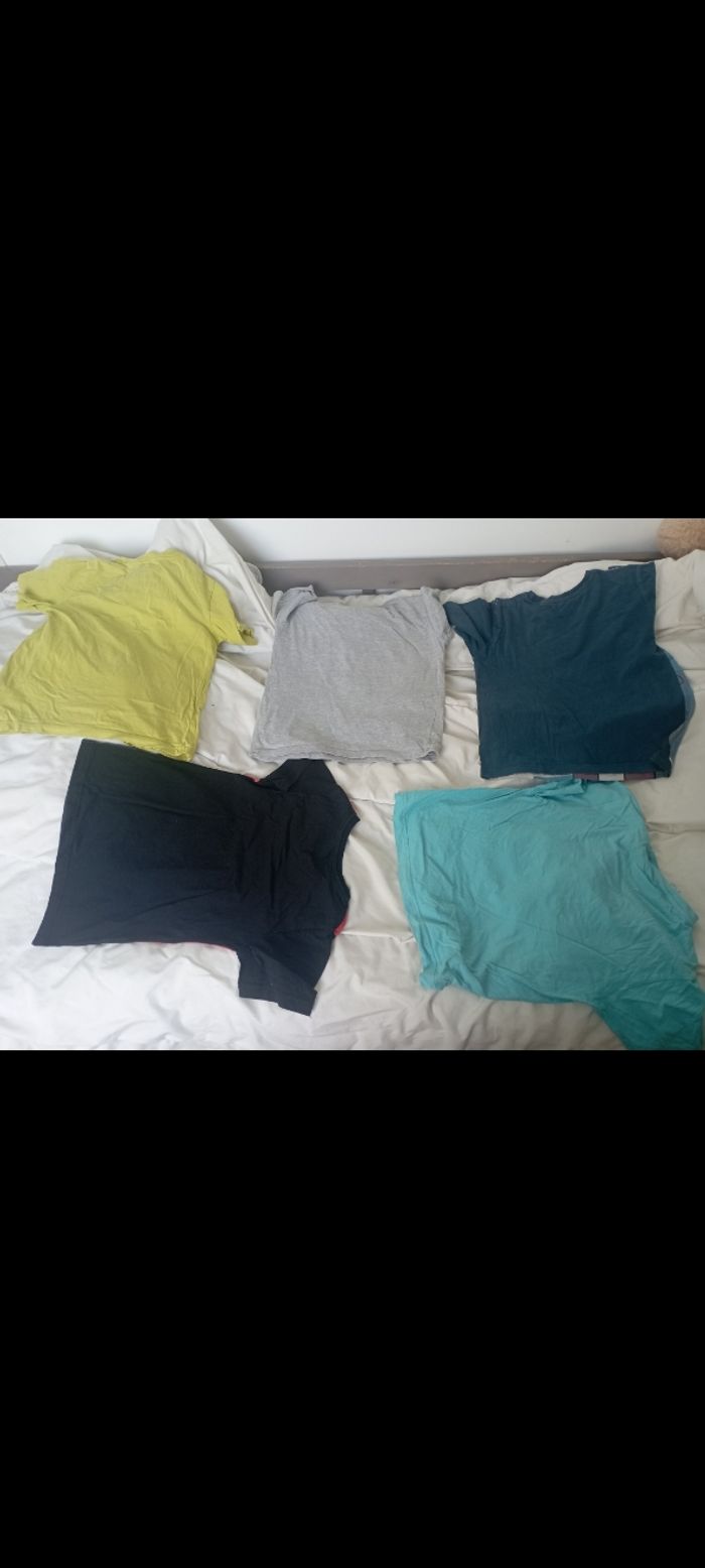 Lot 5 tee shirt manches courtes marques divers 8 ans 5€ - photo numéro 3