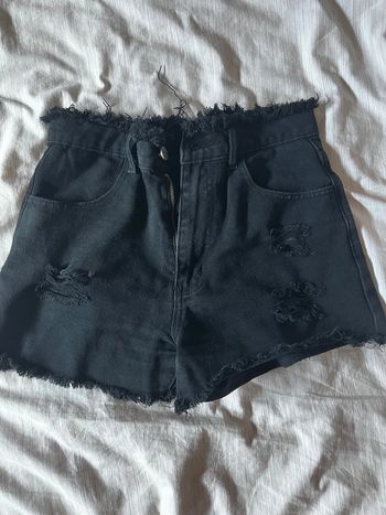 Short noir