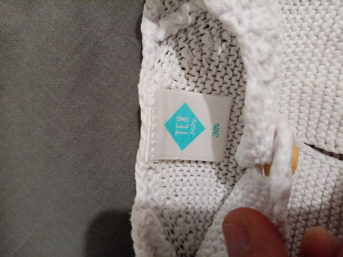 Gilet blanc _ 3 mois - photo numéro 2