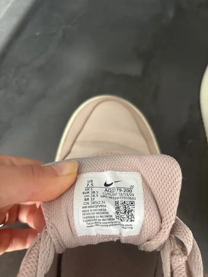 Basket Nike en très bon état taille 38,5 - photo numéro 6