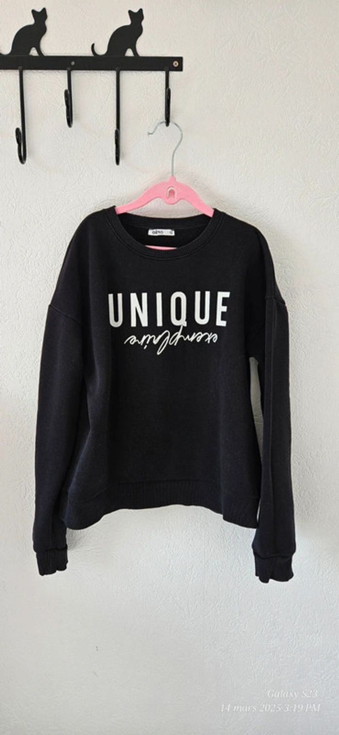 Sweat molletonné "unique" 12A