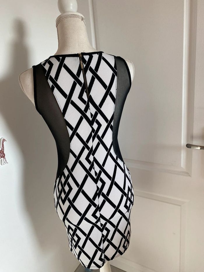 Robe noir et blanc - photo numéro 3