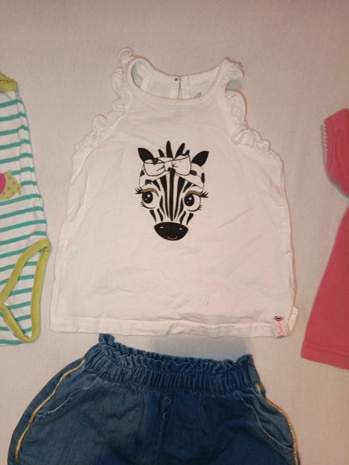 Lot de vêtements bébé fille taille 6 mois - photo numéro 4