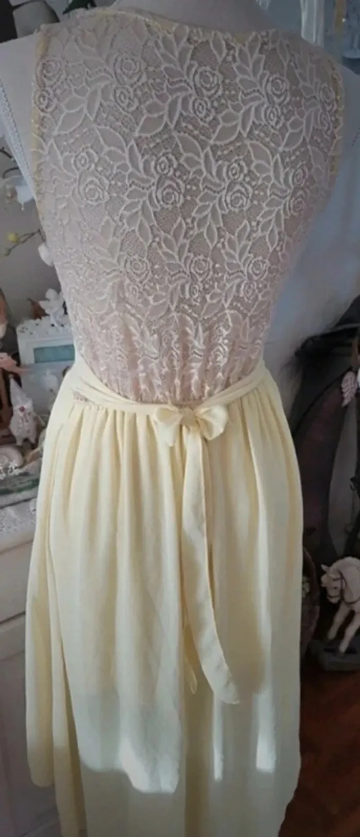 Robe asymétrique jaune dos sexy dentelle dos & poitrine Taille 38/40 - photo numéro 4