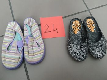 Lot 2 paires pointure 24