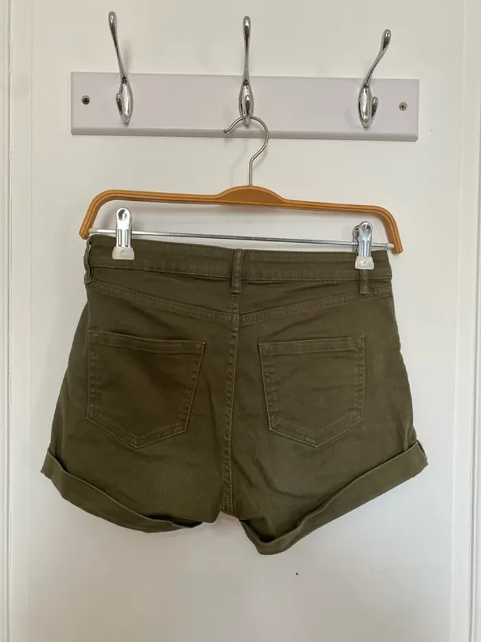 Short en jean kaki H&M 34 - photo numéro 4