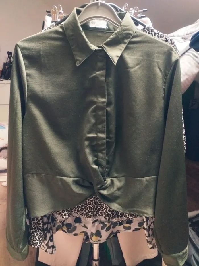 Blouse courte type chemise kaki Season M