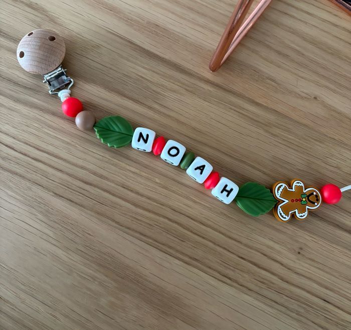 🎄 Attache-tétine personnalisé en silicone spécial Noël