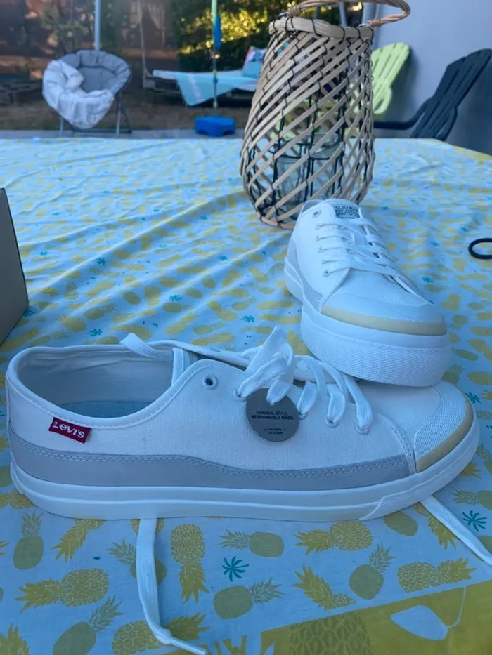 Chaussures Levi’s taille 43neuves