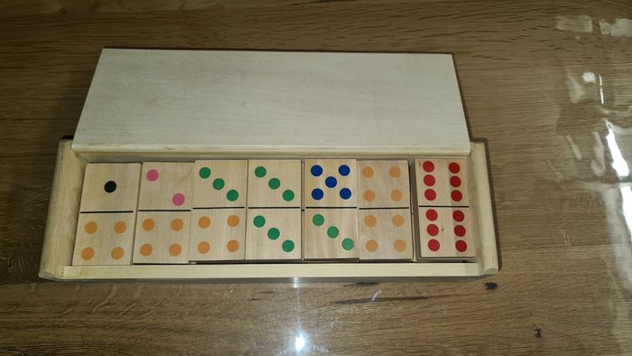 Jeu en bois Domino en couleur, - photo numéro 2