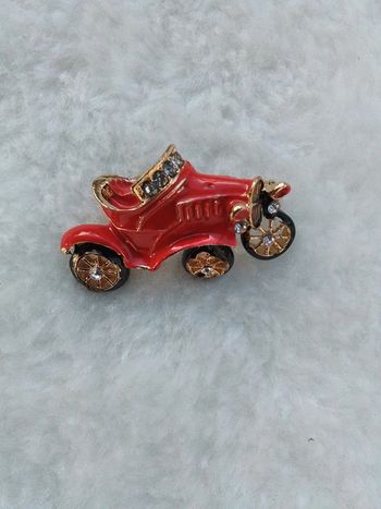 Broche voiture ancienne