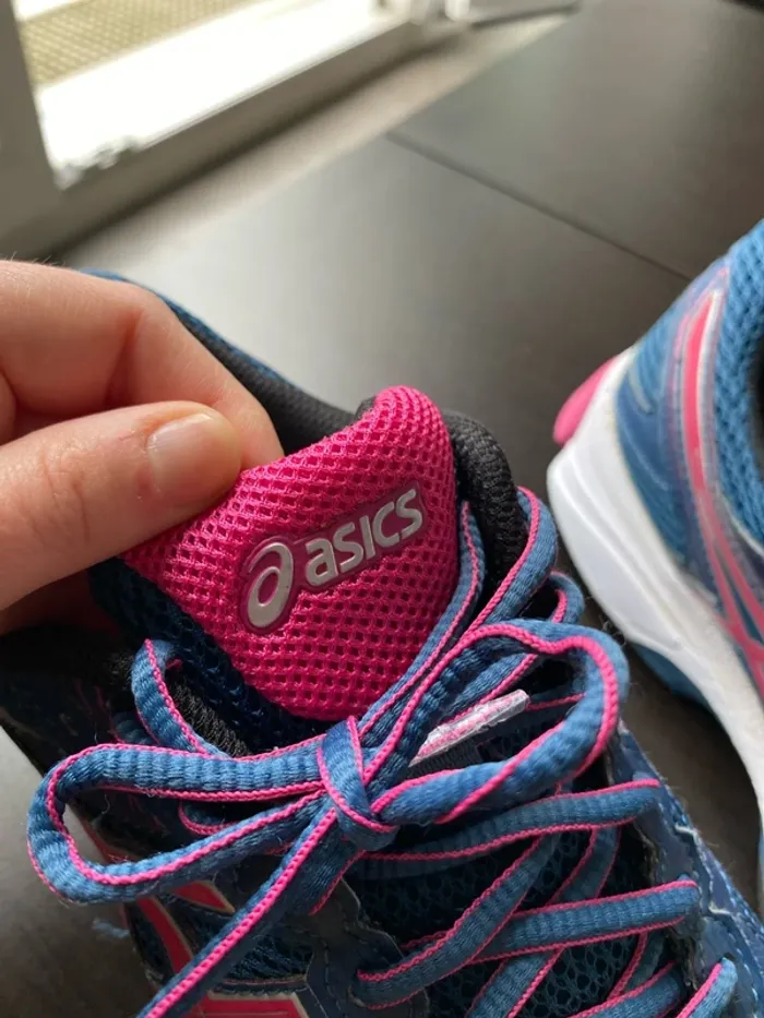 Basket de running en très bon état Asics - photo numéro 2