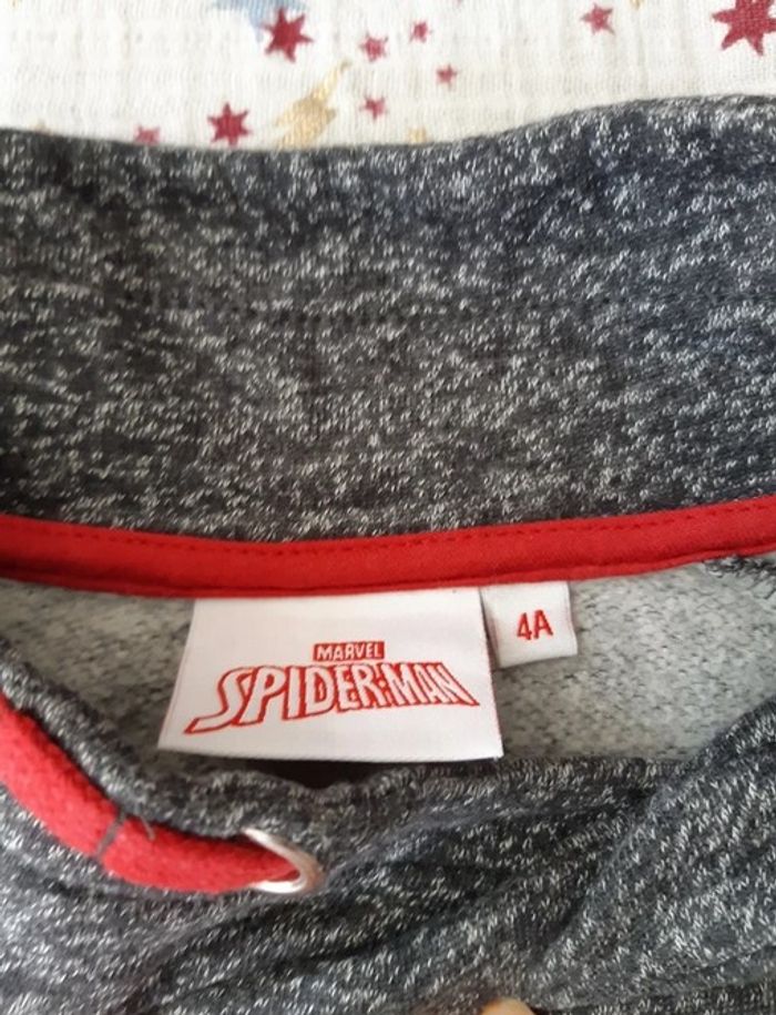 Pull Spiderman 4 ans - photo numéro 4
