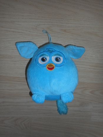 Peluche Furby bleue