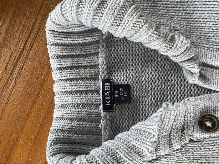 Gilet gris KIABI taille 9 mois - photo numéro 3