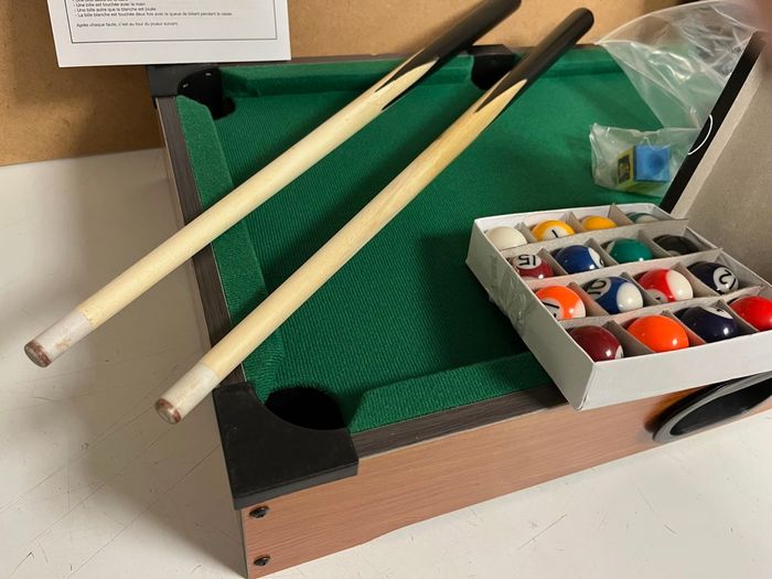 Jeu de billard sur table